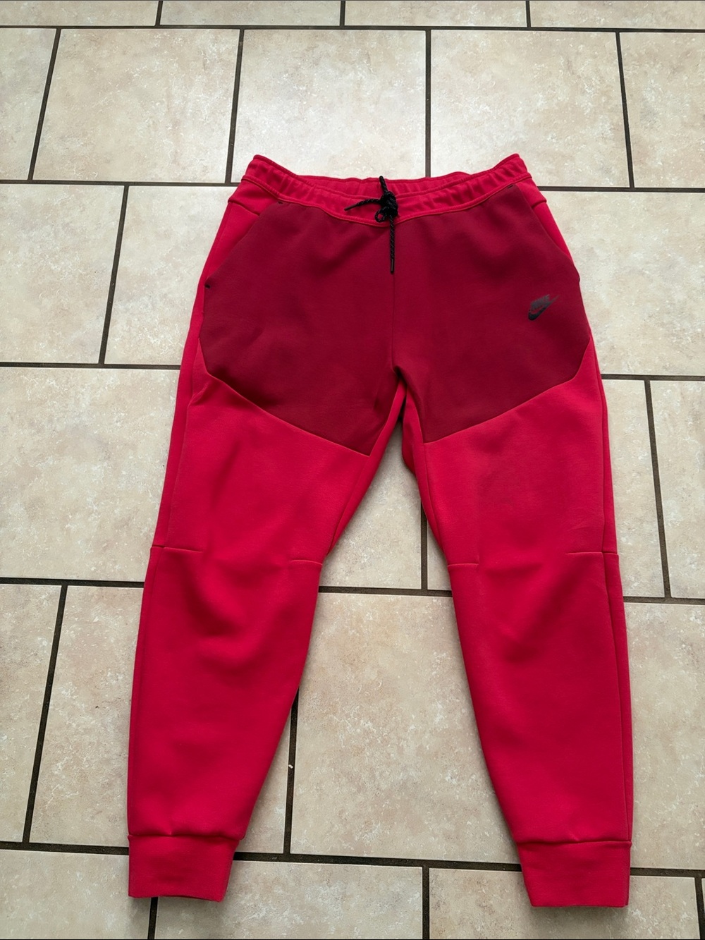 Used Nike Men’s Two-Tone Red Fleece Joggers